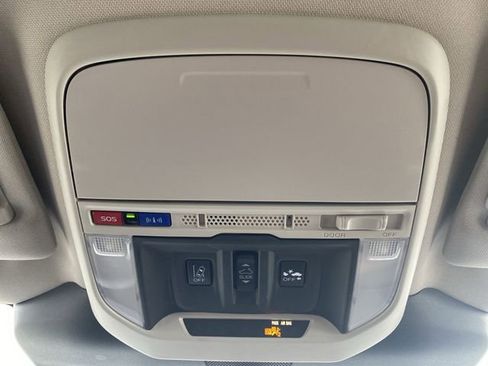 Used 2024 Subaru Forester Touring w/ Pop Package 2 image 31