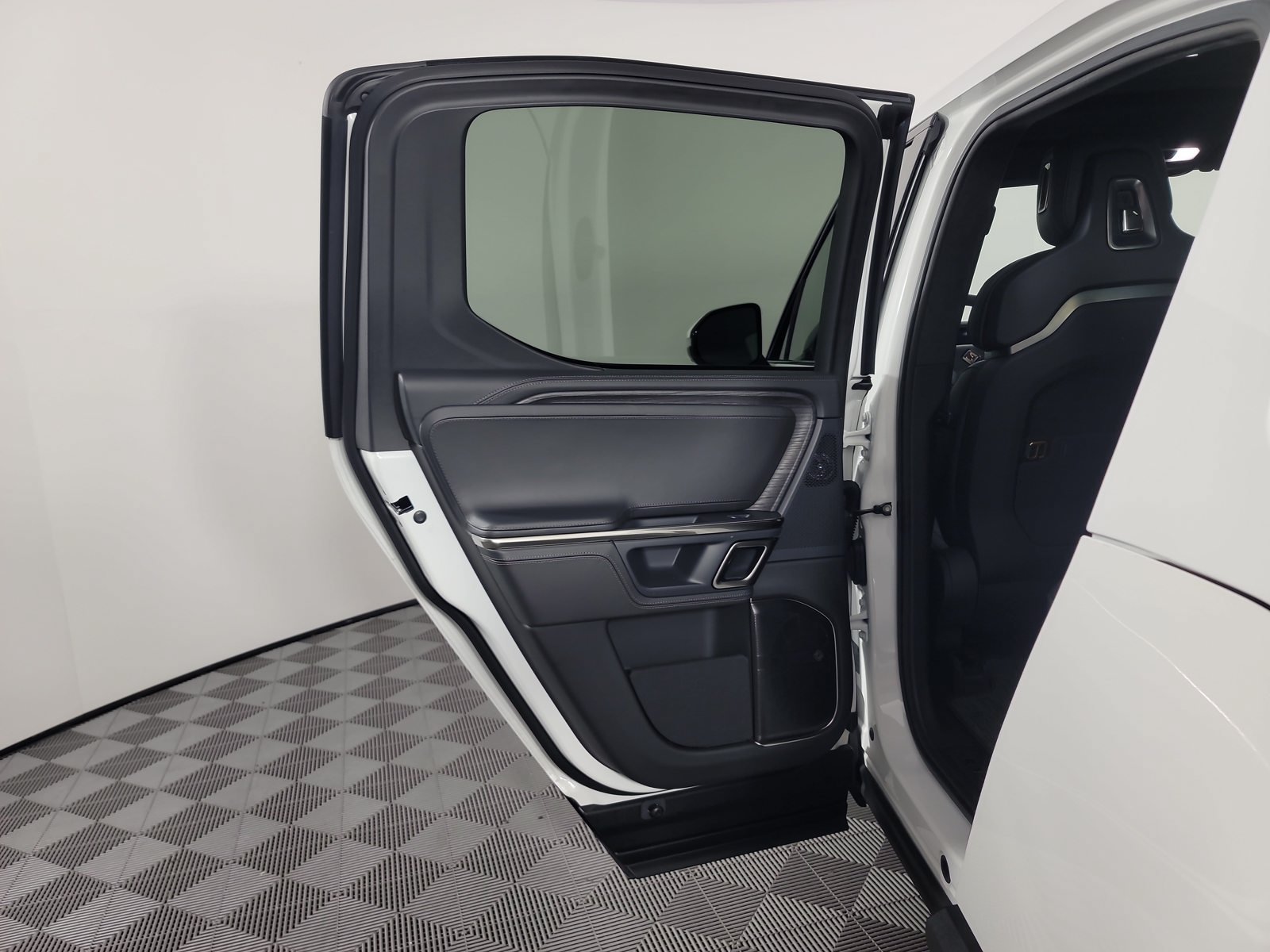 Used 2023 Rivian R1T Adventure Quad AWD/4WD image 17