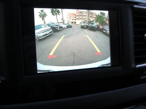 Used 2019 Chrysler Pacifica Touring-L image 22