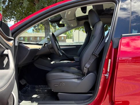 Used 2023 Tesla Model Y AWD image 9