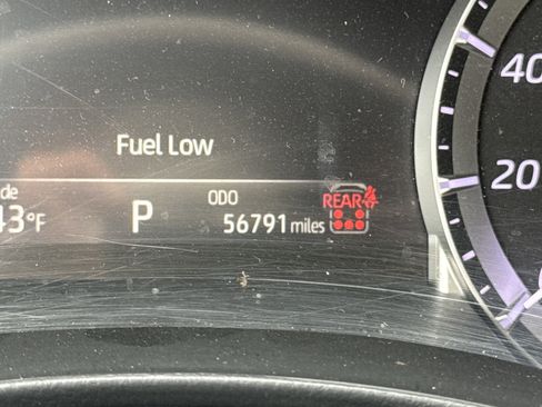 Used 2024 Toyota Highlander XSE image 8