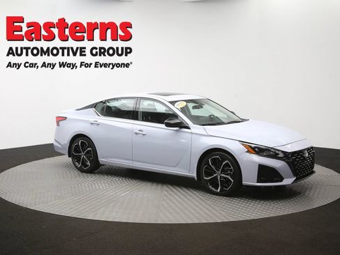 Used 2023 Nissan Altima 2.5 SR w/ SR Premium Package FWD image 49