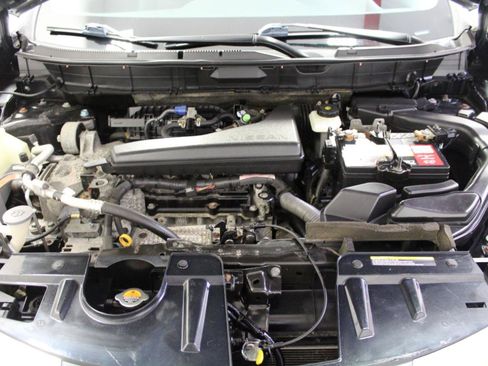 Used 2017 Nissan Rogue SV w/ SV Premium Package AWD/4WD image 32