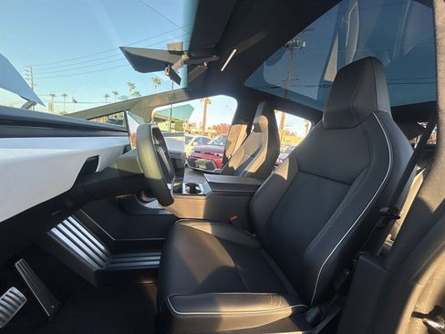 Used 2024 Tesla Cybertruck AWD Crew Cab image 12
