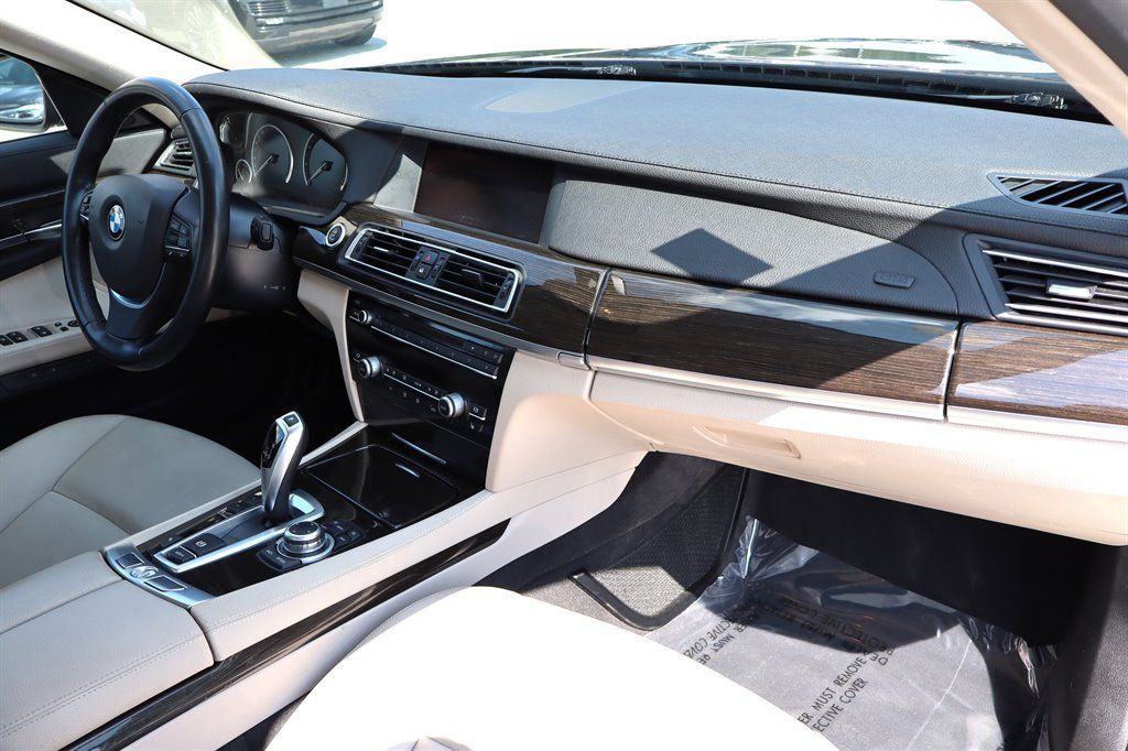 Used 2012 BMW 740Li RWD image 17