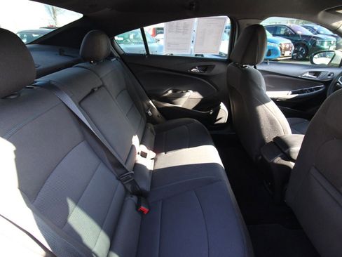 Used 2018 Chevrolet Cruze LT w/ Convenience Package image 24