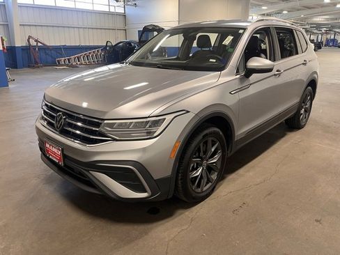 Used 2024 Volkswagen Tiguan SE image 7