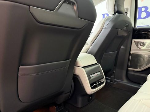New 2026 Lincoln Nautilus Reserve AWD/4WD image 17