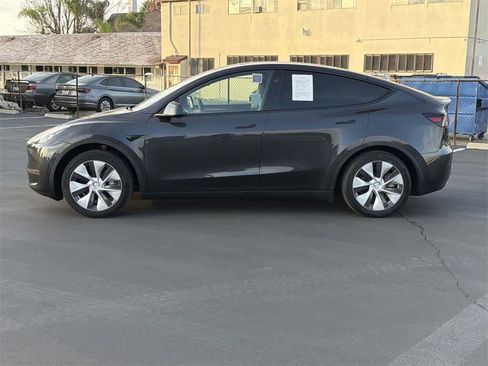 Used 2024 Tesla Model Y image 7