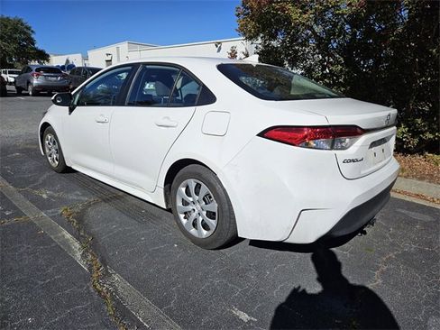 Used 2024 Toyota Corolla LE image 9