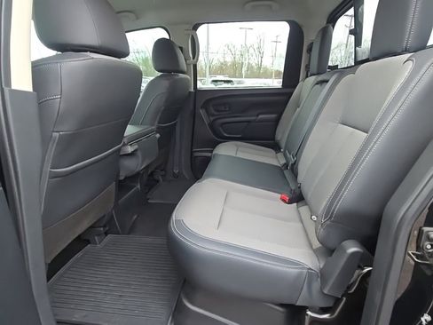 Used 2019 Nissan Titan S image 26