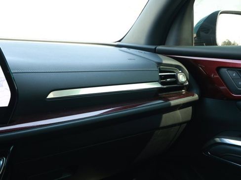 Used 2024 Chevrolet Traverse Z71 image 26