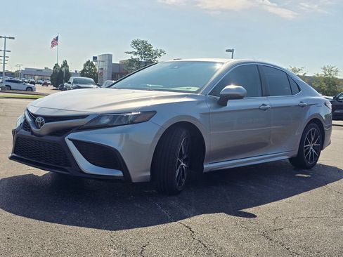Certified 2022 Toyota Camry SE FWD image 11