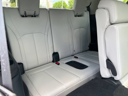 Certified 2026 INFINITI QX60 Luxe w/ Cargo Package AWD/4WD image 16