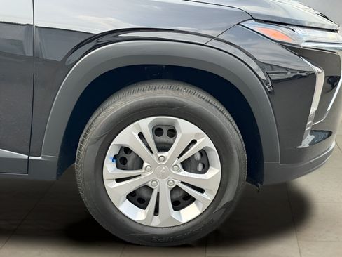 Used 2024 Chevrolet Trax LS FWD image 36