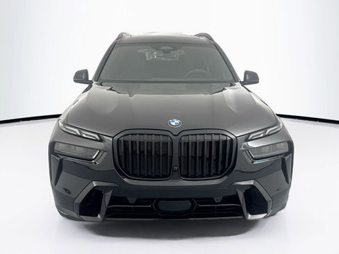 Used 2023 BMW X7 xDrive40i w/ M Sport Package AWD/4WD image 2