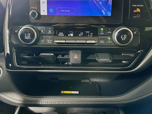 Used 2024 Toyota Highlander XLE image 20