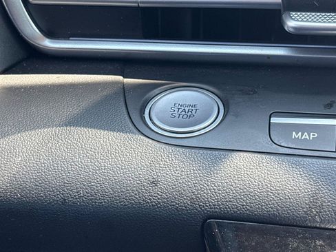 Used 2025 Hyundai Elantra SEL FWD image 23