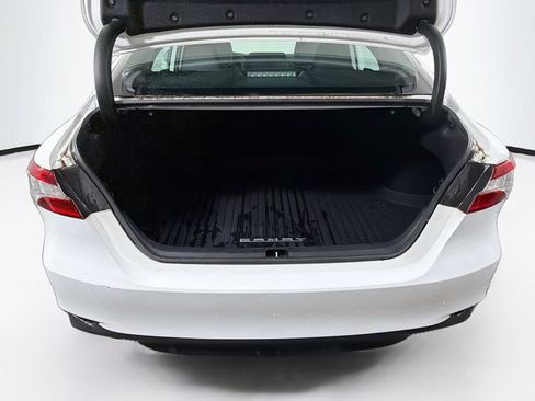 Used 2020 Toyota Camry LE FWD image 26