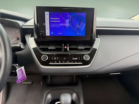 Used 2024 Toyota Corolla LE FWD image 11