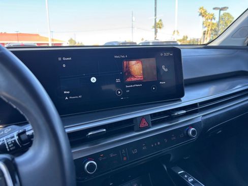 Used 2024 Kia Sorento S image 21