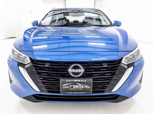 Used 2025 Nissan Sentra SV image 9