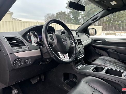 Used 2018 Dodge Grand Caravan GT image 17
