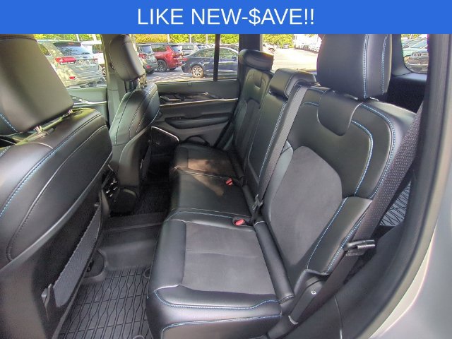 Used 2025 Jeep Grand Cherokee Trailhawk w/ Advanced Protech Group II AWD/4WD image 31