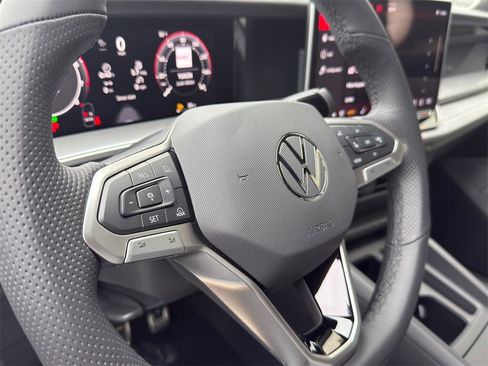 New 2026 Volkswagen Tiguan SE R-Line image 11