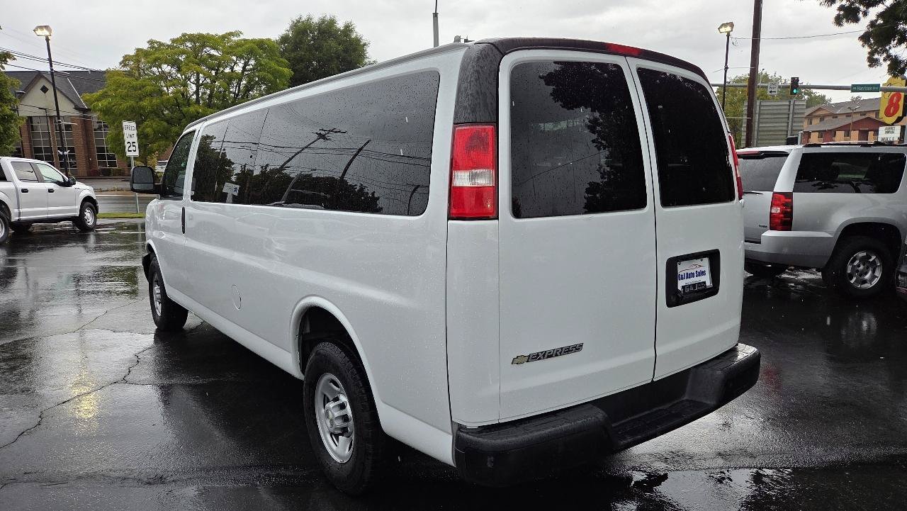 Used 2020 Chevrolet Express 3500 LS RWD image 11