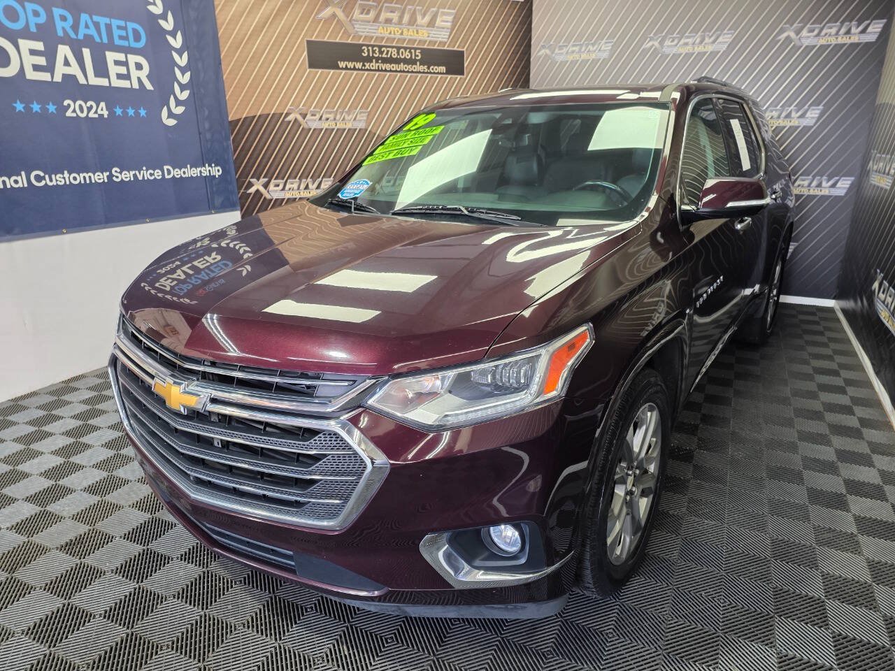 Used 2019 Chevrolet Traverse Premier w/ Driver Confidence II Package FWD image 2