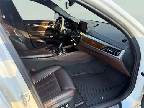 Used 2019 BMW M550i xDrive AWD/4WD image 17