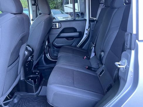 Used 2020 Jeep Gladiator Overland image 16