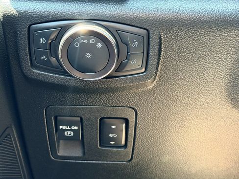 Used 2018 Ford F150 XLT w/ Equipment Group 302A Luxury AWD/4WD image 32