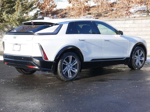 Certified 2024 Cadillac Lyriq Tech w/ Driver Assist Package image 7