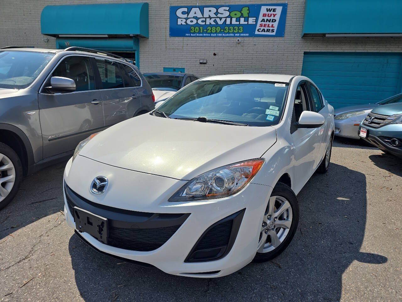 Used 2011 MAZDA MAZDA3 i Touring FWD image 2