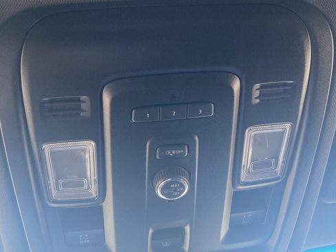 Used 2024 Chevrolet Suburban Z71 AWD/4WD image 24