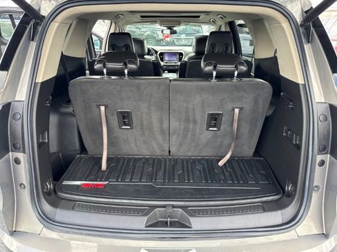 Used 2019 GMC Acadia Denali w/ Technology Package FWD image 14