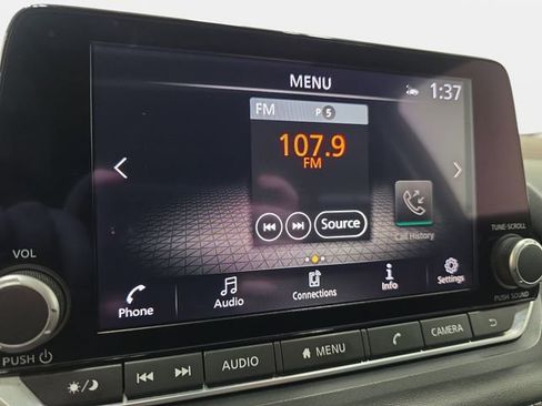 Used 2023 Nissan Rogue SV w/ SV Premium Package image 20