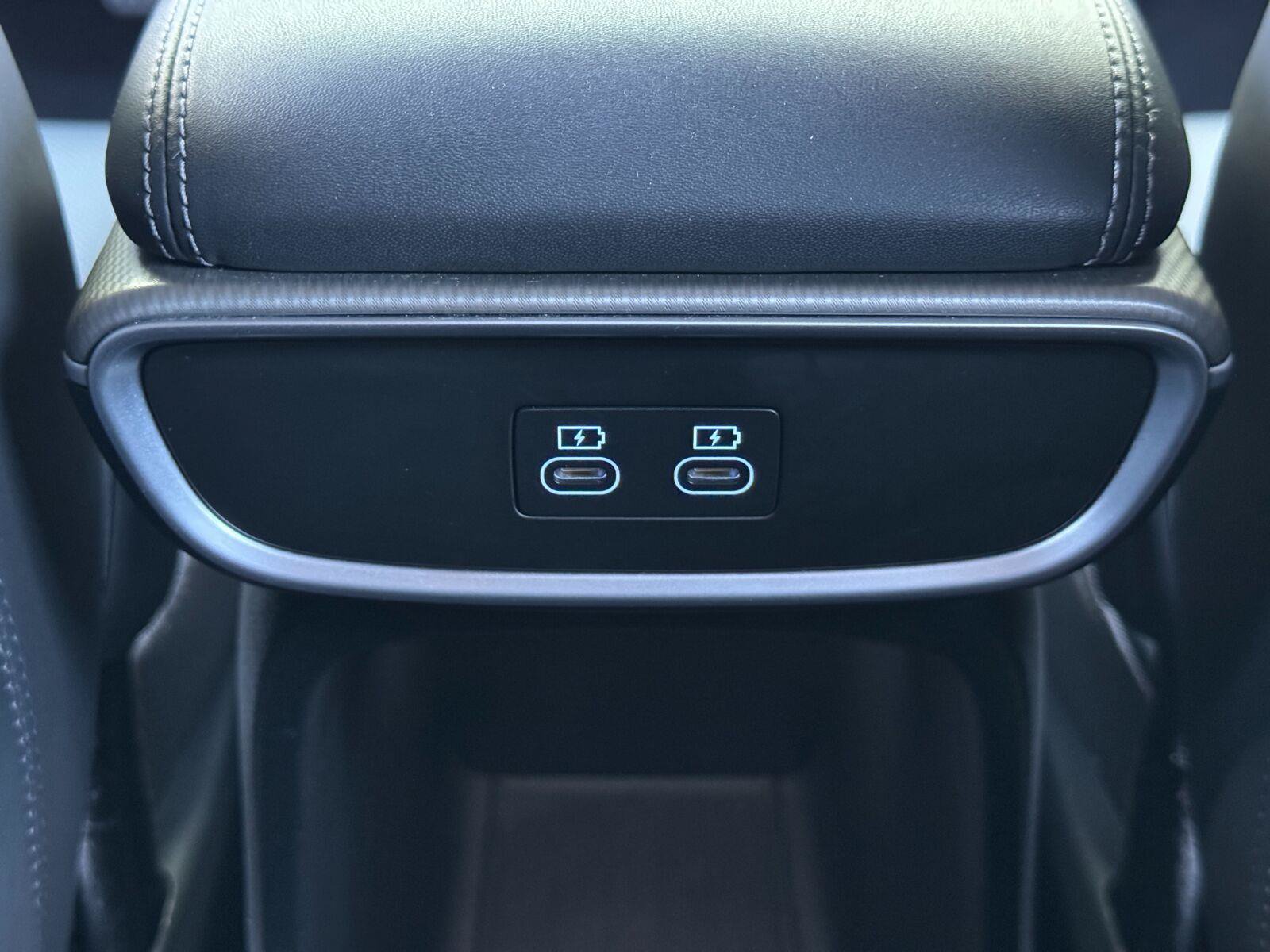 Used 2025 Genesis GV60 RWD image 35