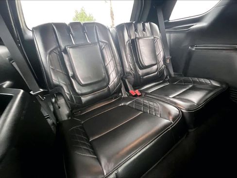 Used 2019 Ford Explorer Platinum image 29