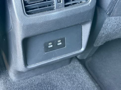 Used 2025 Nissan Rogue SV AWD/4WD image 14