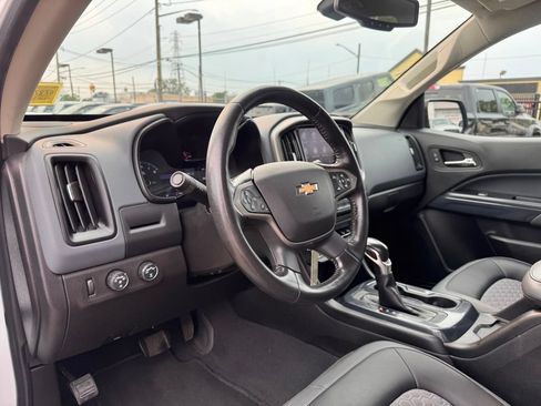 Used 2022 Chevrolet Colorado Z71 AWD/4WD image 12