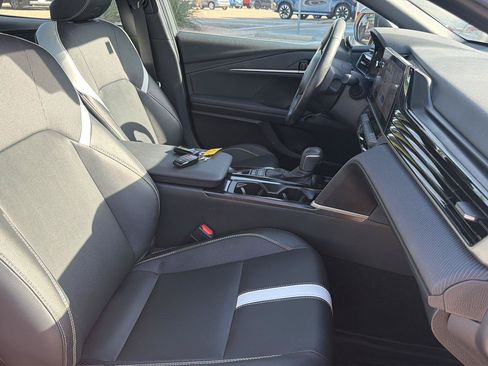 Used 2025 Toyota Camry SE AWD/4WD image 15