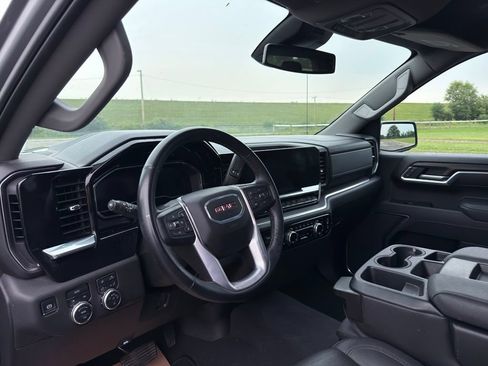 Used 2025 GMC Sierra 1500 SLT AWD/4WD image 19