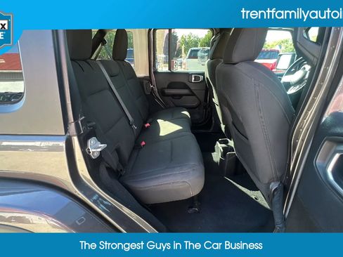 Used 2019 Jeep Wrangler Unlimited Sahara image 62