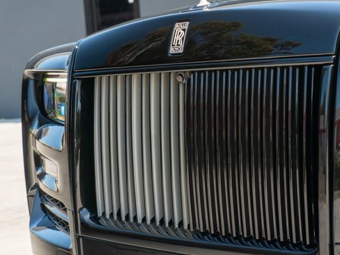 Used 2024 Rolls-Royce Phantom Sedan w/ The Phantom Package RWD image 36