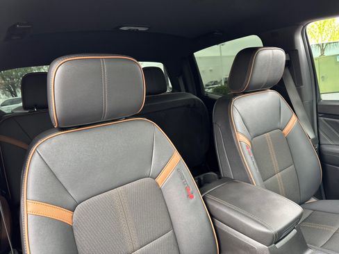 Certified 2025 GMC Canyon AT4 AWD/4WD image 15