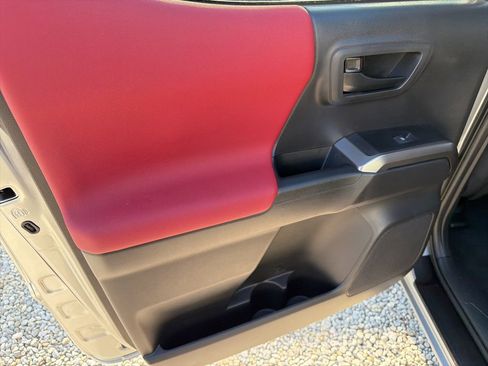 Certified 2022 Toyota Tacoma SR5 w/ Black Out Package (TMS) image 16