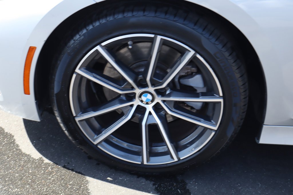 Used 2020 BMW 330i Sedan w/ Driving Assistance Package RWD image 16